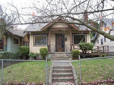 1st image of 939 S Cushman Ave