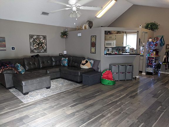 3rd image of 6818 Coralberry Ct