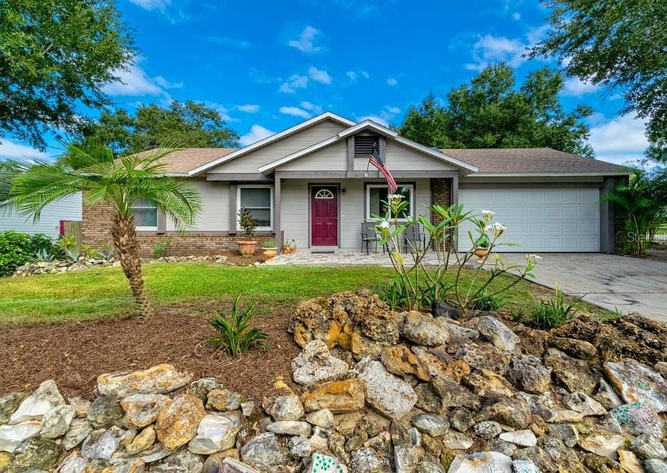 1st image of 301 Tranquille Oaks Dr