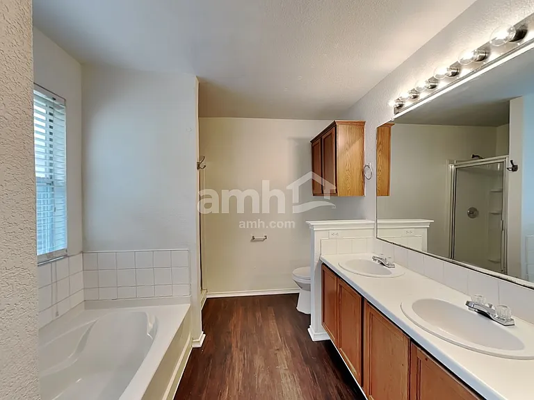 15003 Nordyke Ln — Photo 10