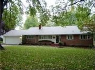 5935 Howe Dr, Fairway, KS 66205