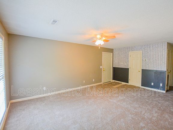 5th image of 912 Sea Gull Dr APT D