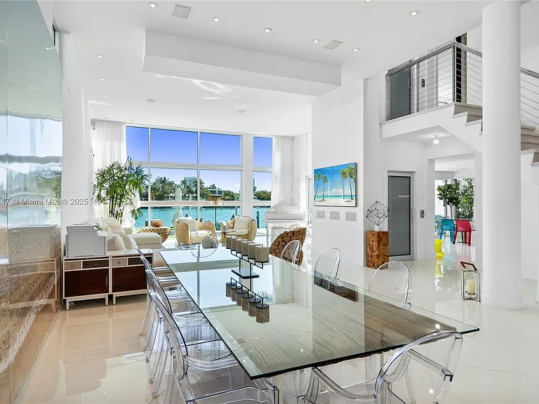 227 E Dilido Dr — Photo 28