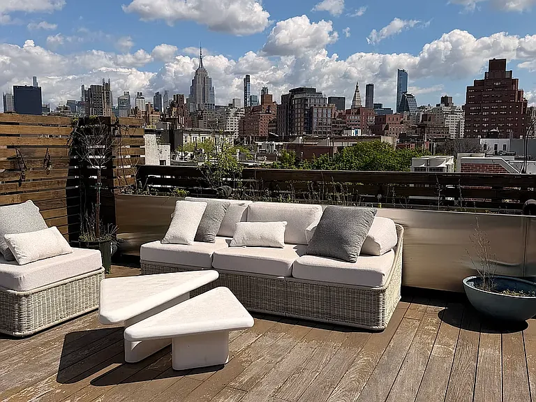 369 Bleecker St #PENTHOUSE — Photo 2