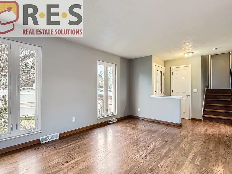 4733 S Willow St — Photo 12