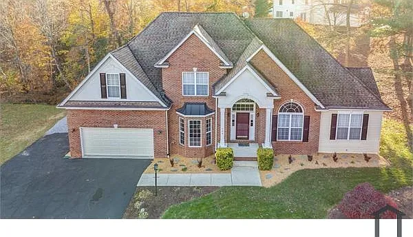 5 bed, $4,800 — Photo 1