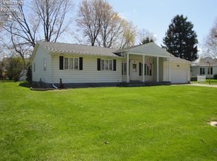 2105 Elm Dr, Fremont, OH 43420