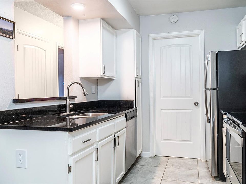 1st image of 1074 S Dearborn St APT 105