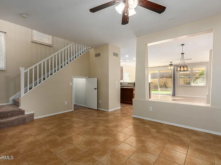 2343 E Sunland Ave — Photo 3