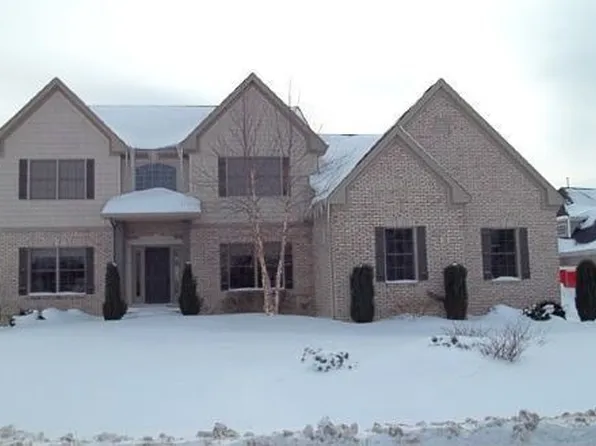 26 Lockhart Cir, Amherst, NY 14228