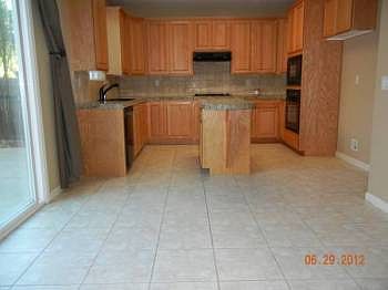 4th image of 1412 Redwood Dr
