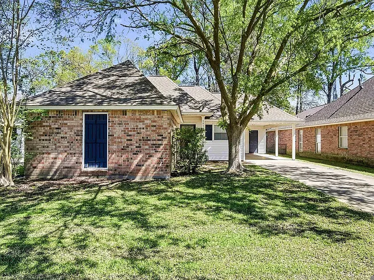 18152 Woodhaven Dr — Photo 2