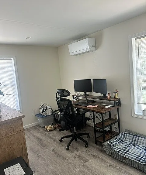 Bedroom or convert to office