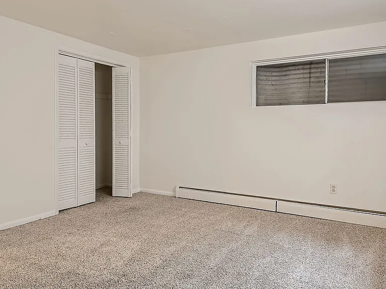 1045 Gilbert St — Photo 17