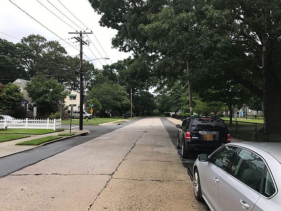 5th image of 17 Woods Ave