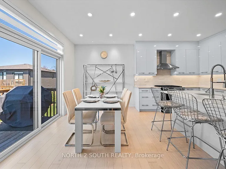118 Berkely St — Photo 8