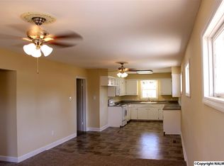 1215 11th Ave SE, Decatur, AL 35601