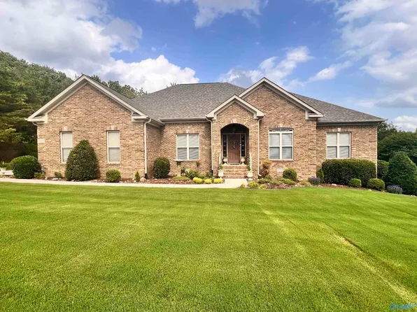 2701 Arbor Oak Dr SE, Owens Cross Roads, AL 35763