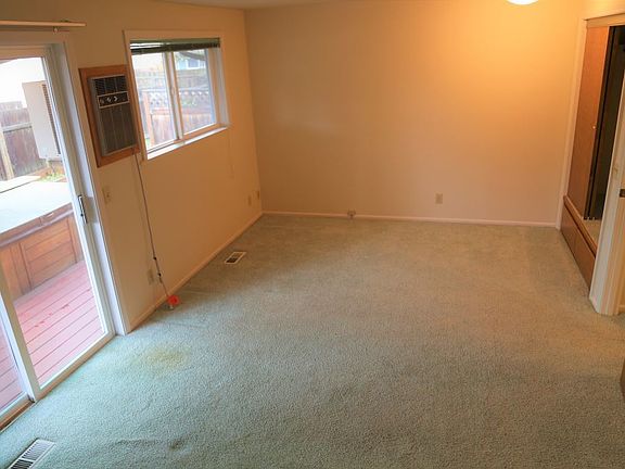 4th image of 1821 NW Highland Dr