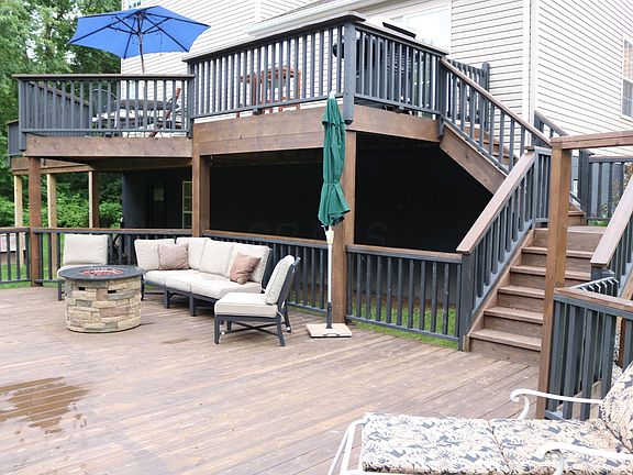 5th image of 797 Floral Valley Dr E