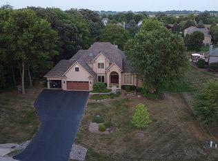 10806 W Riviera Dr, Spring Grove, IL 60081