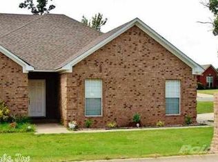 128 Pleasantwood Dr, Maumelle, AR 72113