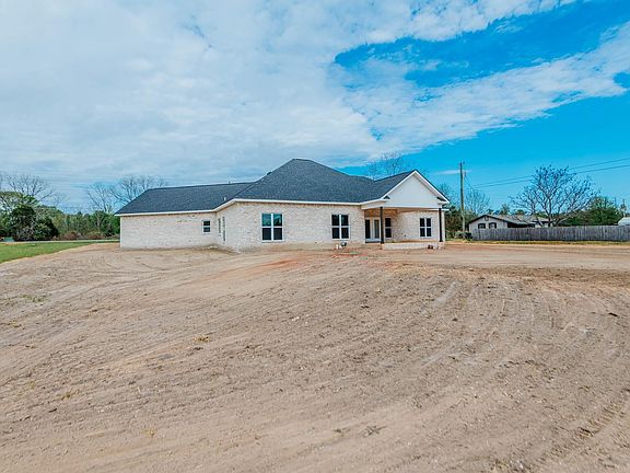 4th image of 450 Jones Rd