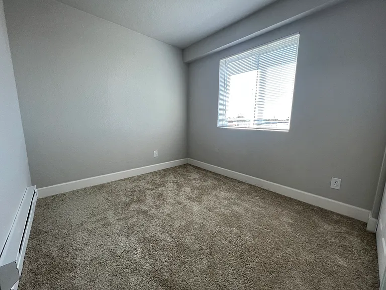 Dixon Landing Apartments — Photo 13