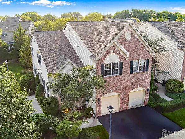 66 Banyan Blvd, Holmdel, NJ 07733