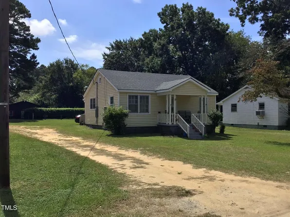 1011 Warren St, Clinton, NC 28328