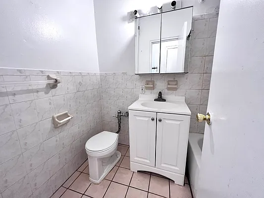 Rented by Oxford Property Group | media 17