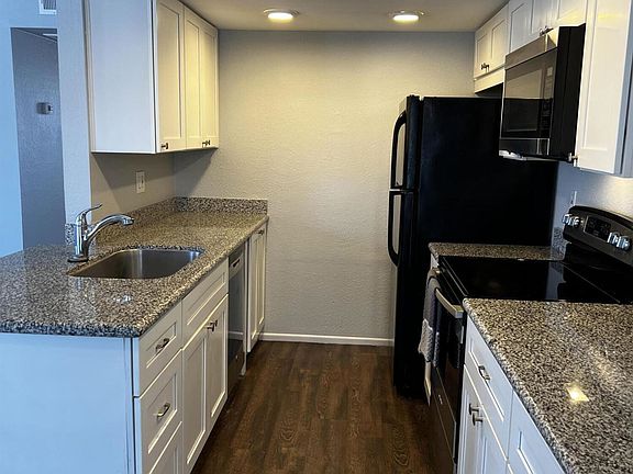 3rd image of 2132 W Glenrosa Ave Unit 82D