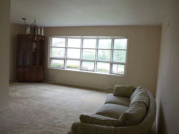Living room / dining room