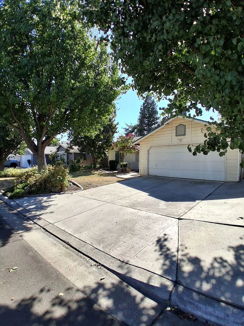 Well Maintained 3-bedroom, 2-bath Home in Fresno, CA! — Photo 4