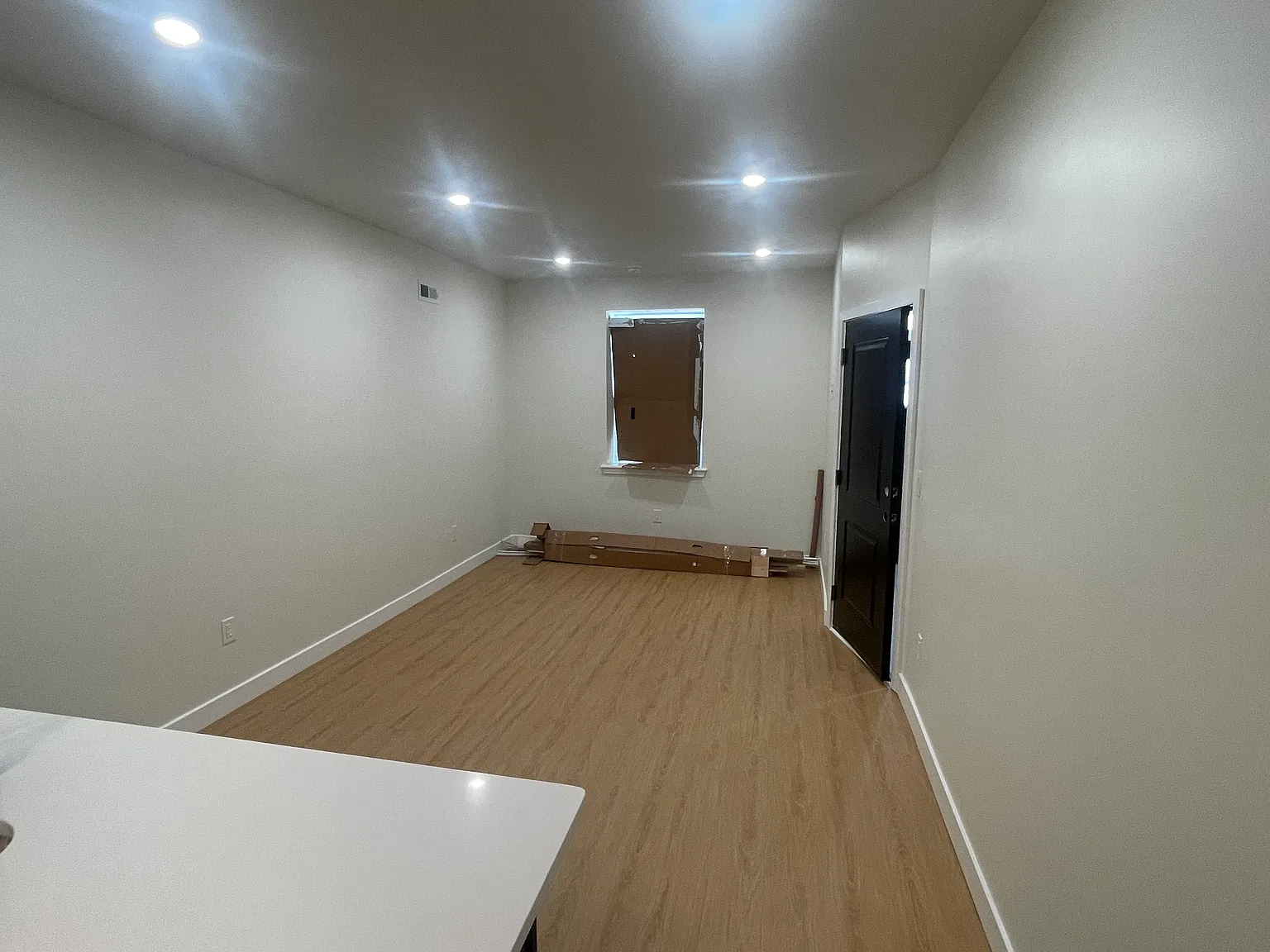 3 bed, 1000 sqft, $1,450 — Photo 1