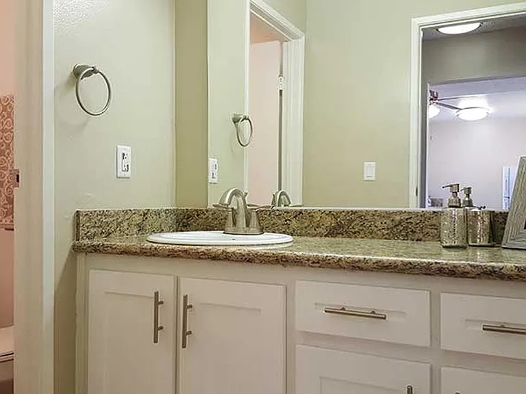 Shadow Mountain Apartments — Photo 21