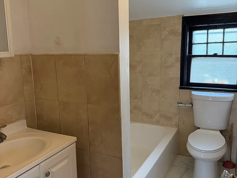 179 Trimble Ave #2 — Photo 9