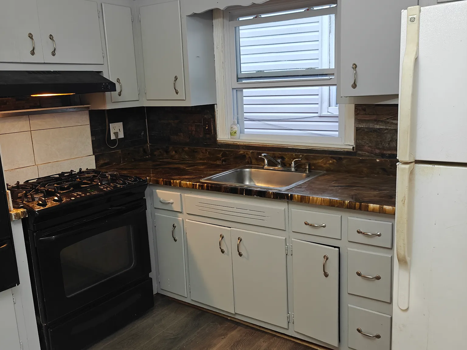 2 bed, 825 sqft, $1,700 — Photo 4