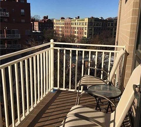 5th image of 11624 Grosvenor Ln APT 11A