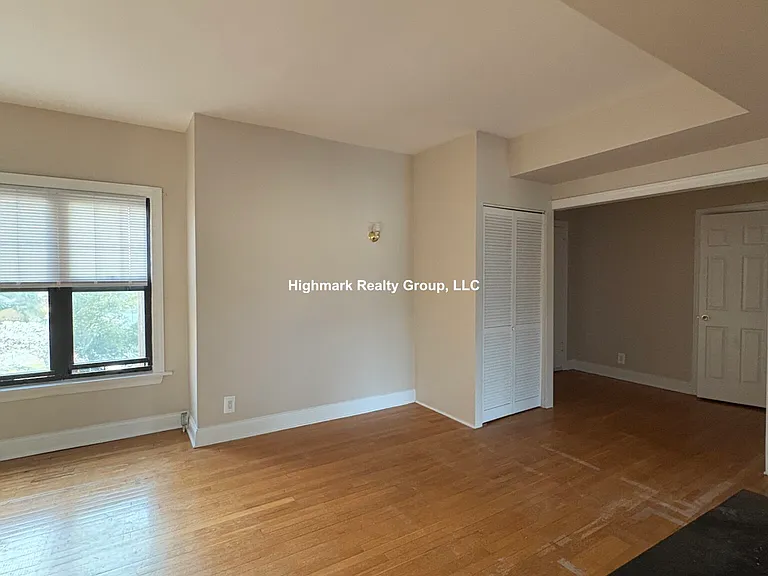 927 Forest Ave #4N — Photo 7