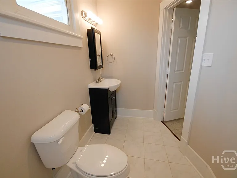 542 E Bolton St — Photo 13