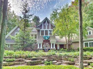 715 Woodhill Rd, Harbor Springs, MI 49740