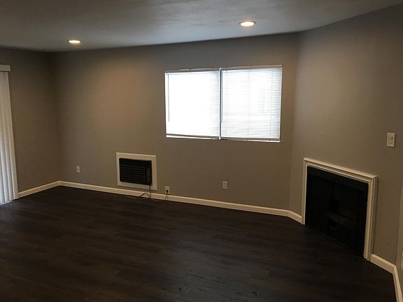 3rd image of 1600 1/2 W Carson St #210