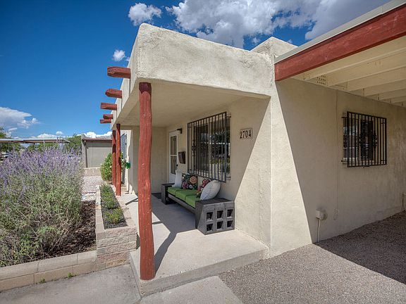 4th image of 2704 Hermosa Dr NE