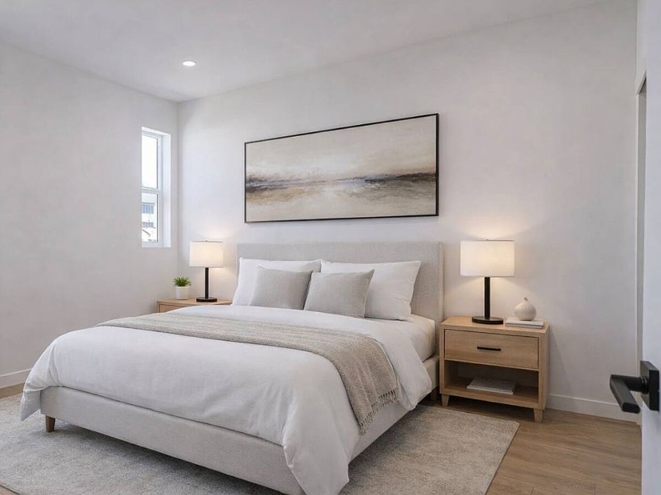 1st image of 1227 N June St #1