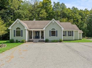 94 E Manchester Rd, Manchester Center, VT 05255