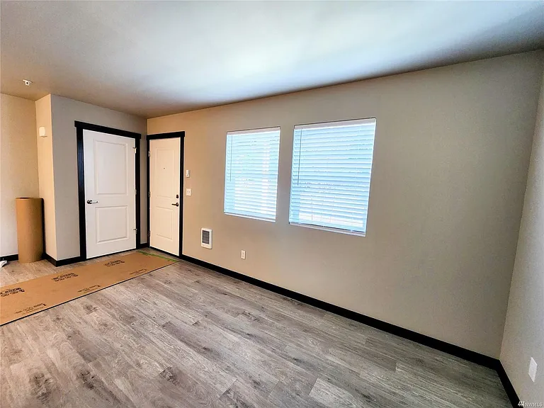 1039 Cedar Ave #201 — Photo 6
