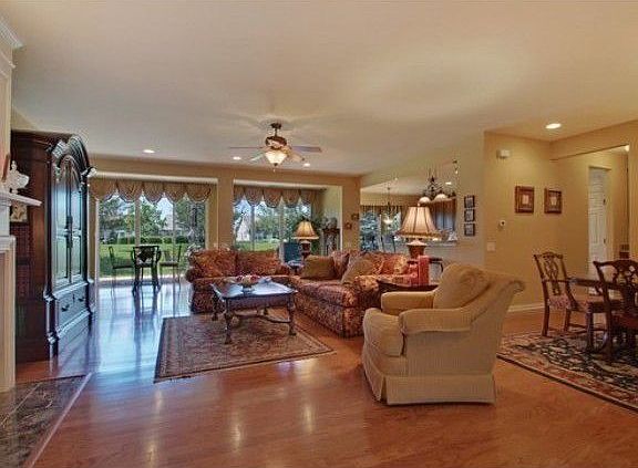 4th image of 315 Capital Dr