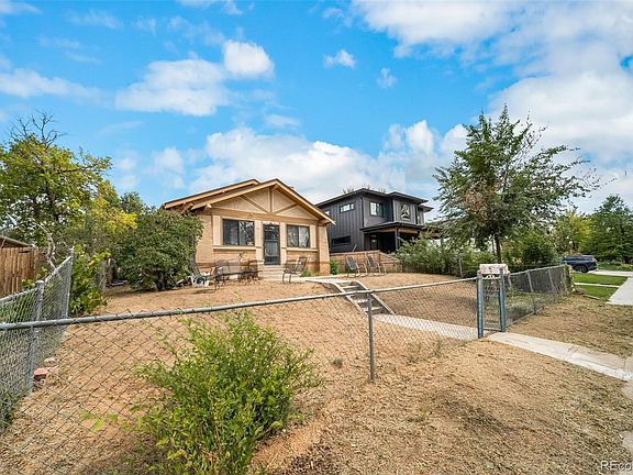 4th image of 2678 Jasmine Street