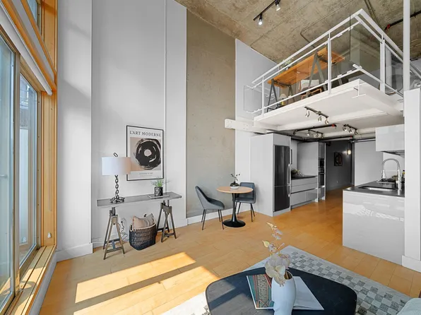 1529 W 6th Ave #413, Vancouver, BC V6J 1R1